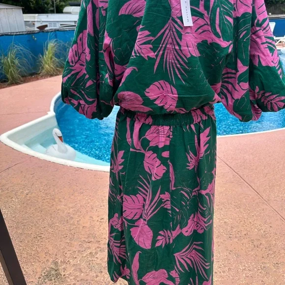 MAISON KITSUNE Green and Pink Fabric Detail - Picture 6 of 12